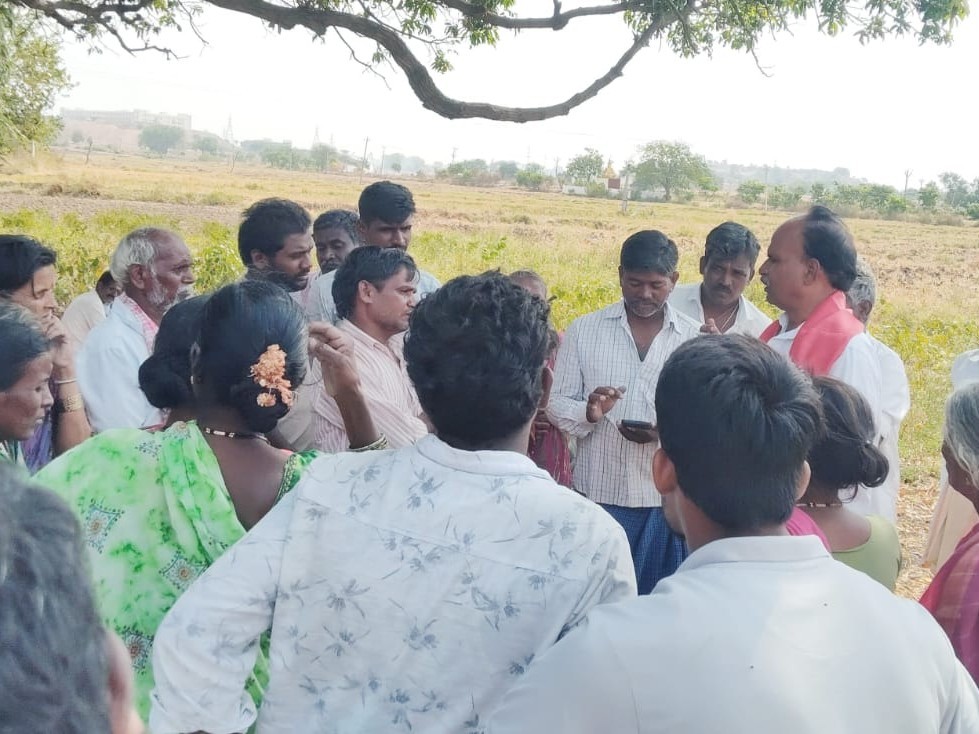 ‘కూలీల సమస్యలను వెంటనే పరిష్కరించాలి’