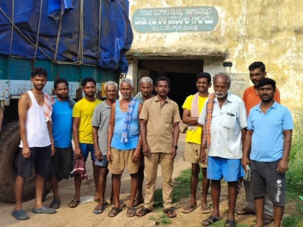జీతాలు అందక అవస్థలు పడుతున్న  హమాలీలు