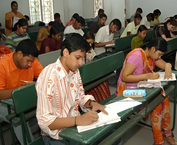 జిల్లాల్లోని మూడు కేంద్రాల్లో పరీక్షలు