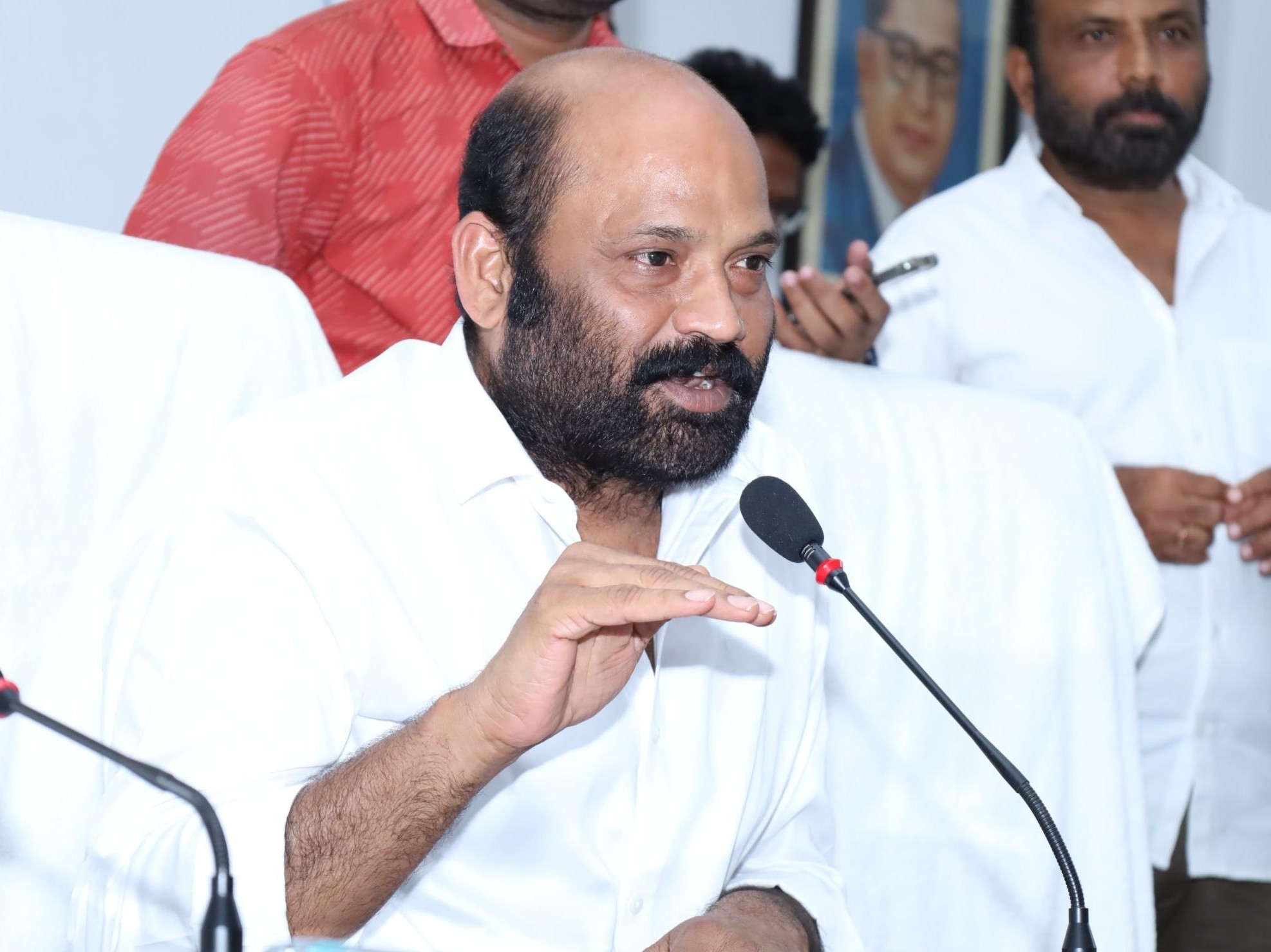 వాటర్ ప్లాంట్లపై కఠిన తనిఖీలు చేపట్టాలి: ఎమ్మెల్యే