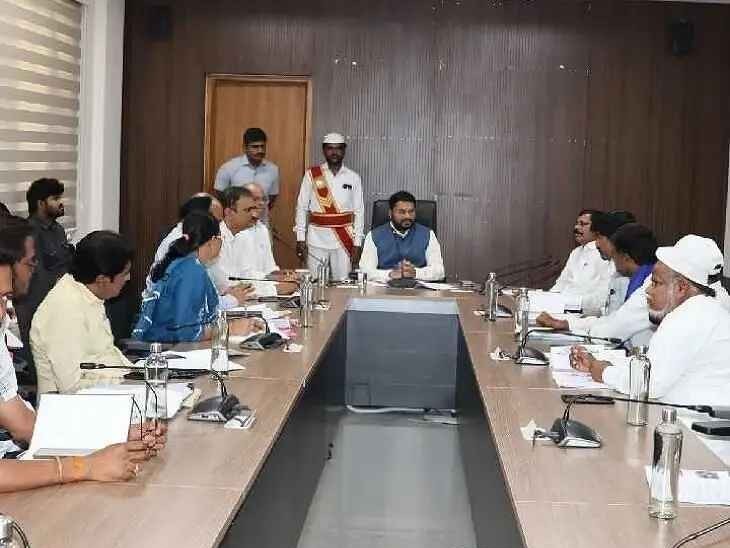 ఓటరు జాబితా సవరణకు పార్టీలు సహకరించాలి: కలెక్టర్