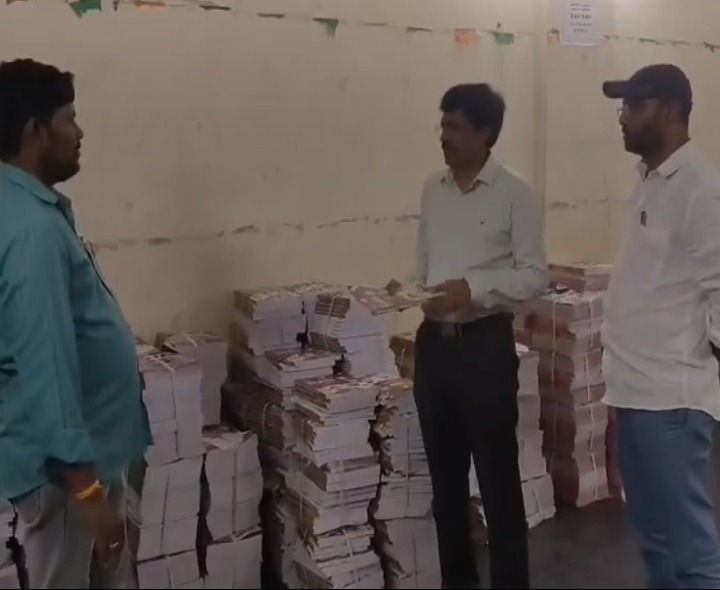 కలువాయిలో విద్యా మిత్ర కిట్ స్టాక్ పాయింట్ పరిశీలన