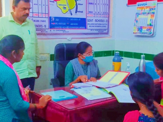 ఆరోగ్య కేంద్రంలో “అమ్మ ఒడి’ కార్యక్రమం