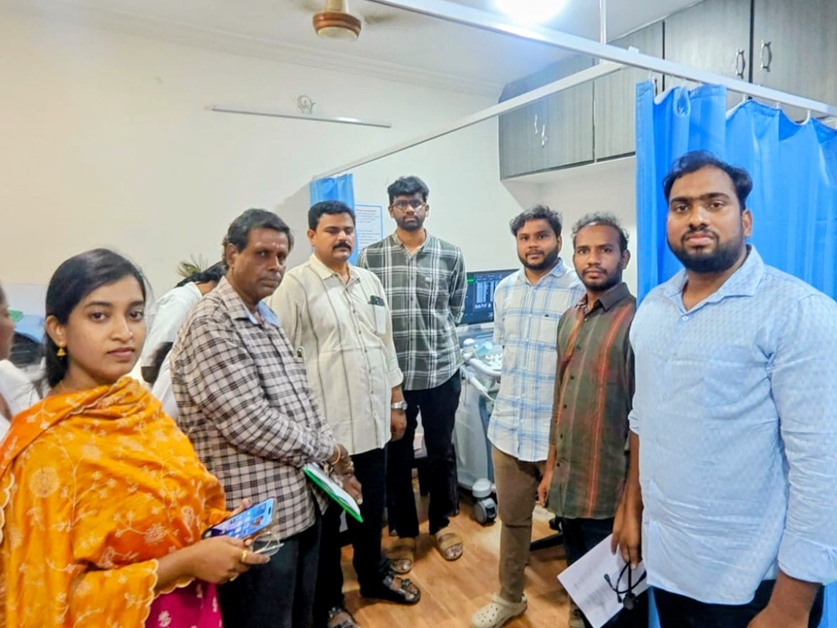 డయాగ్నోస్టిక్ సెంటర్లను ఆకస్మిక తనిఖీ చేసిన అధికారి