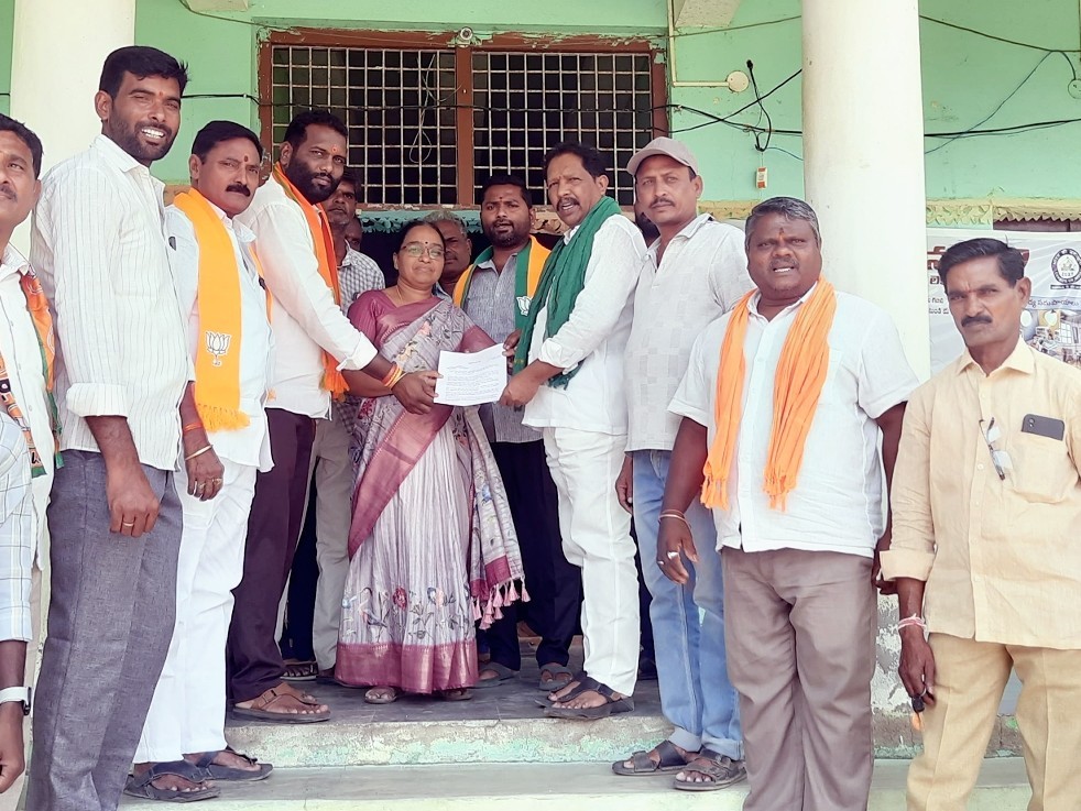 ‘వరి కొనుగోలు కేంద్రాల్లో మౌలిక వసతులు కల్పించాలి’