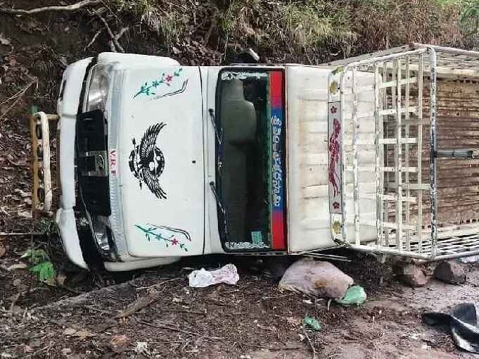 దారకొండ ఘాట్‌లో బొలెరో బోల్తా