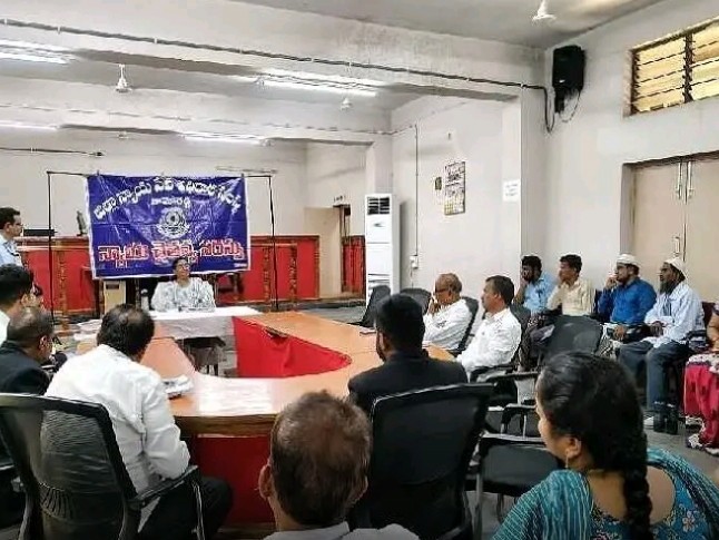 ‘చట్టాలపై అవగాహన కల్పించాలి’