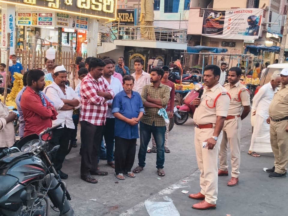 హద్దు మీరితే చర్యలు తప్పవు: సత్తెనపల్లి సీఐ