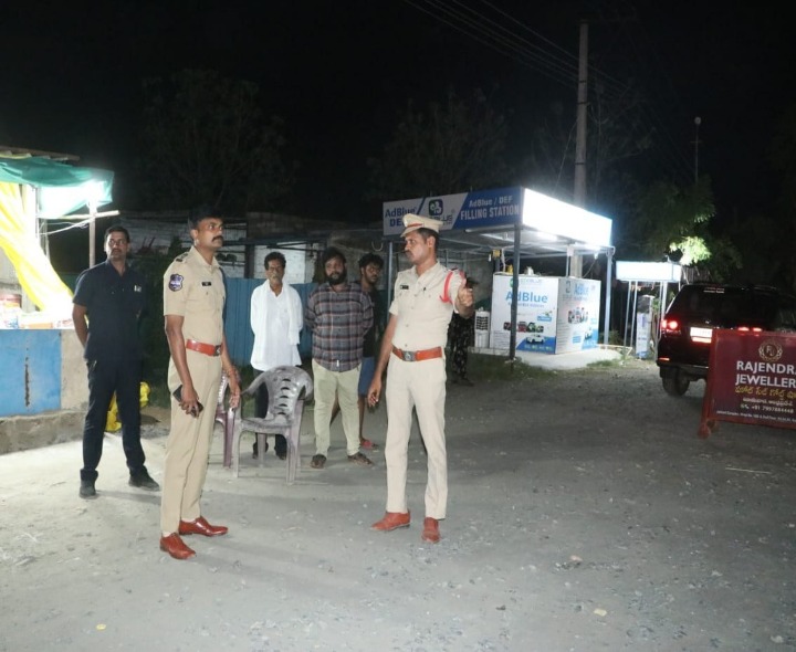 పశువుల అక్రమ రవాణాపై పోలీసుల నిఘా..!
