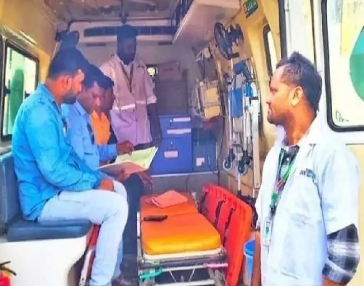 108 వాహనాలను తనిఖీ చేసిన  మేనేజర్