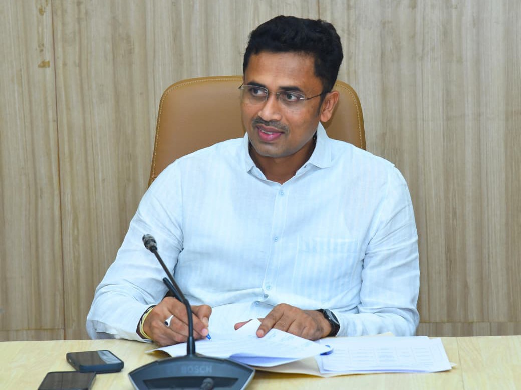‘వడగాల్పులపై అప్రమత్తంగా ఉండాలి’