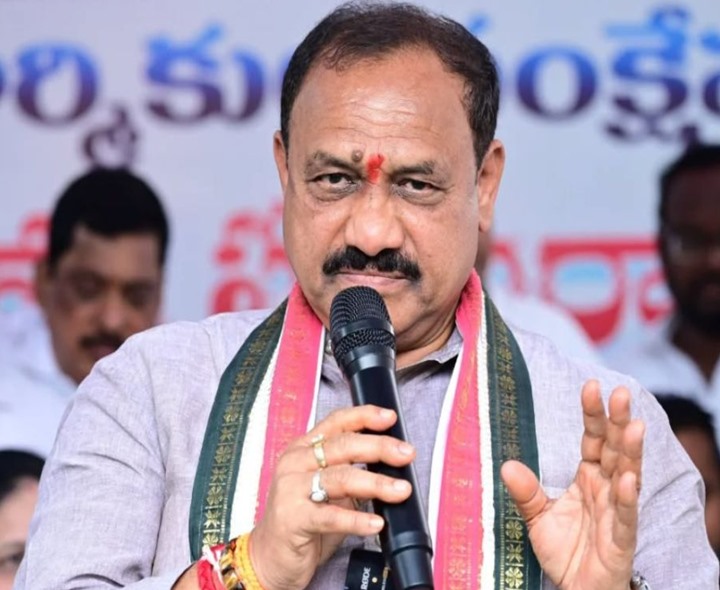 కాంగ్రెస్ నేతలతో పీసీసీ చీఫ్ కీలక సమావేశం
