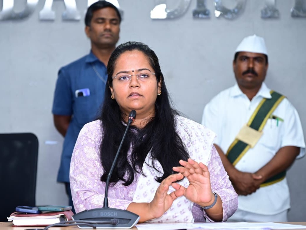 రైతు ఆత్మహత్యకు కుటుంబ కలహాలే కారణం.