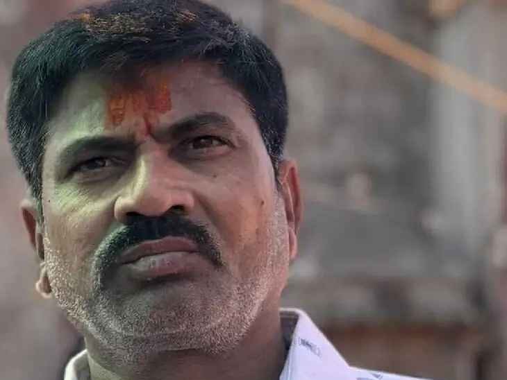 జారి పడి వ్యక్తి మృతి.. కేసు నమోదు