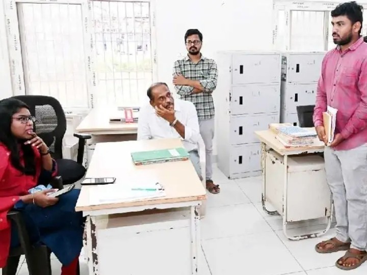జనగణన కార్యక్రమాన్ని తనిఖీ చేసిన కలెక్టర్