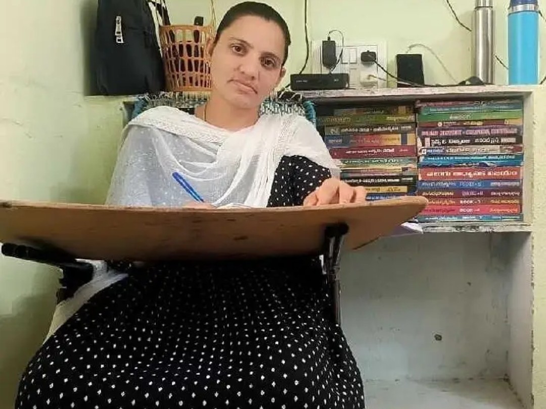 బంజార భాష కోసం యువతి PhD