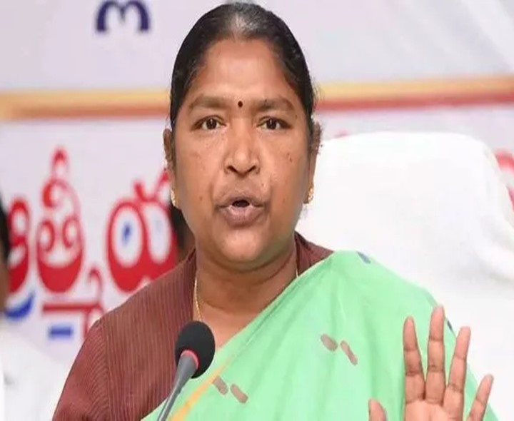 100 శాతం నిధులు కేంద్రమే భరించాలి: సీతక్క