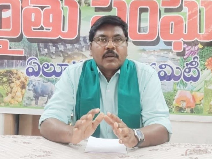‘యూరియా అమ్మకాలపై ఆంక్షలు ఉపసంహరించుకోవాలి’