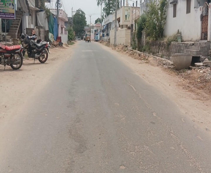 వడగలుపులు.. రోడ్లన్ని నిర్మానుషం