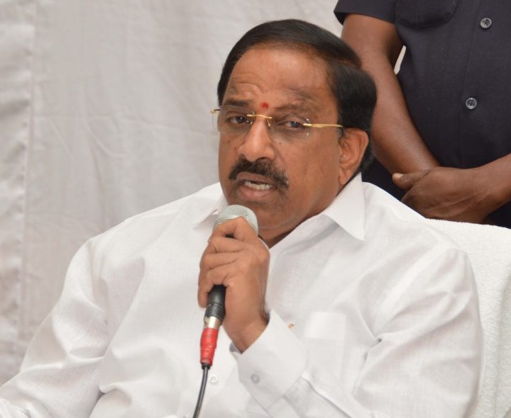 వ్యవసాయ రుణాలకు ప్రాధాన్యత ఇవ్వండి: తుమ్మల
