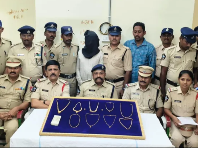 రైళ్లలో చోరీలకు పాల్పడిన రైల్వే జేఈ సస్పెండ్