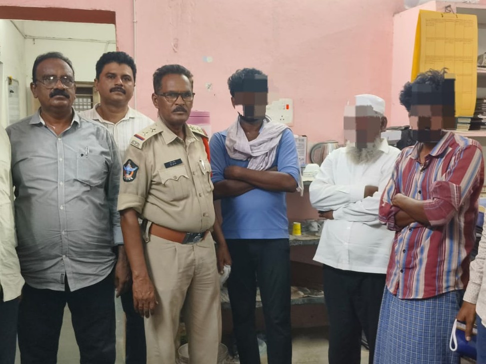 తాడికొండలో పేకాట స్థావరంపై టాస్క్‌ఫోర్స్ దాడి
