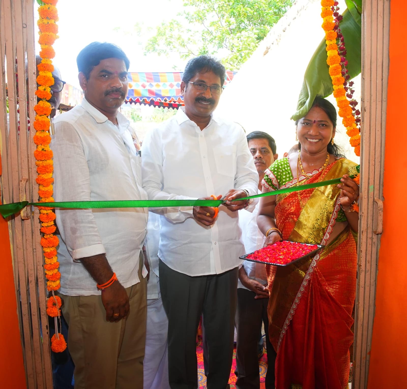 స్కూల్ ప్రారంభానికి ఎమ్మెల్యే ఆశోక్ హాజరు