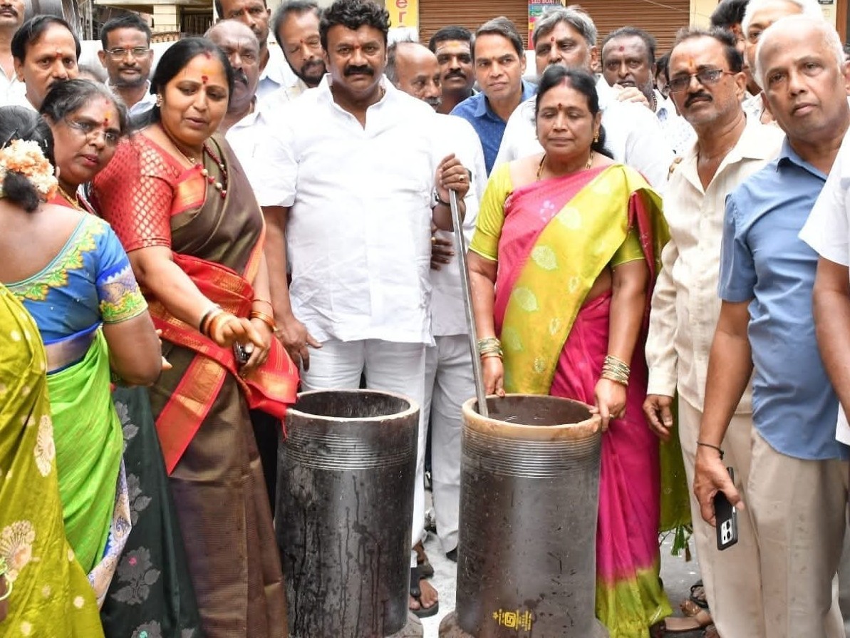 సీవరేజ్ పైప్‌లైన్ పనులను ప్రారంభించిన ఎమ్మెల్యే