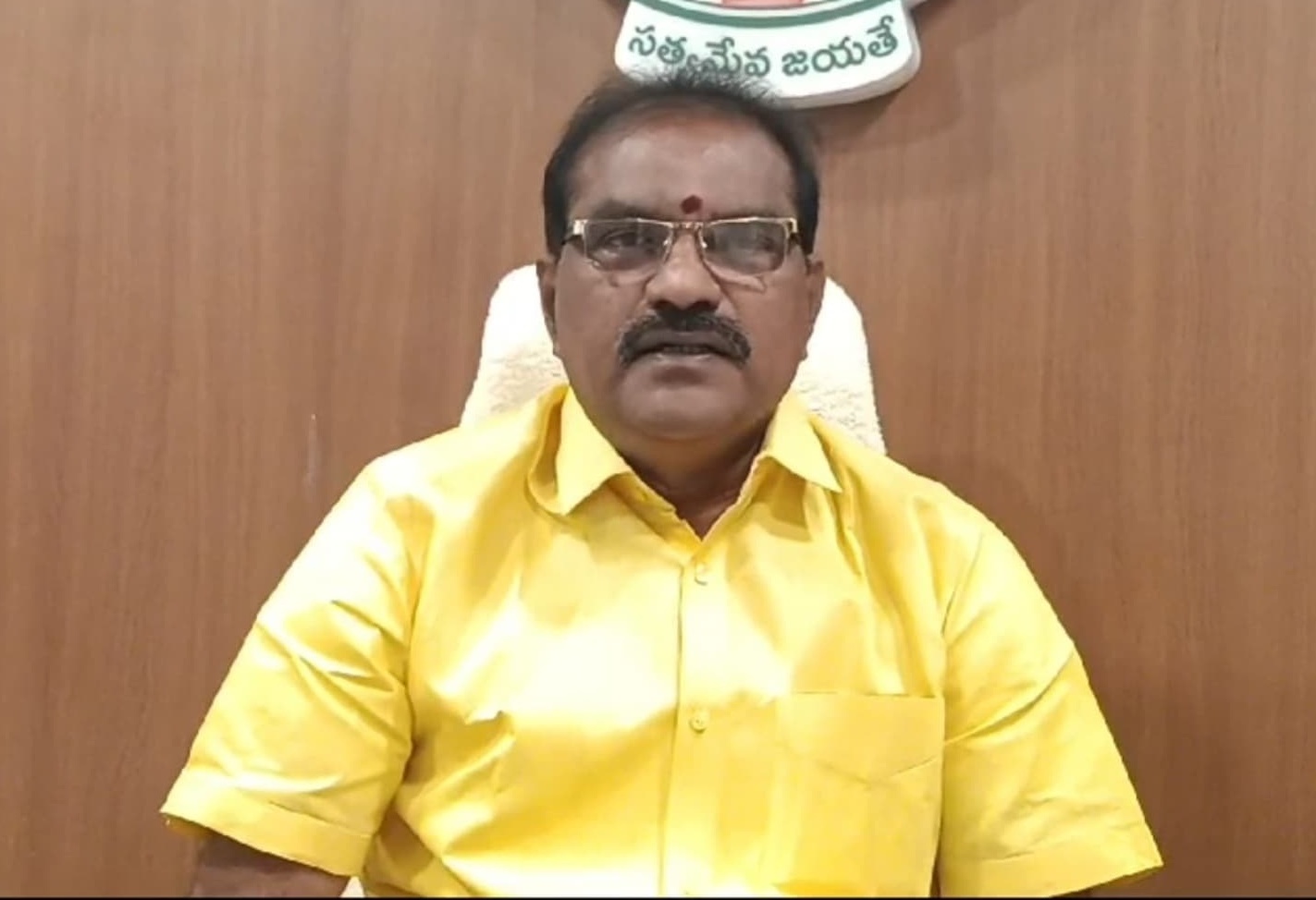 సైకిల్‌పై సచివాలయానికి మంత్రి నిమ్మల