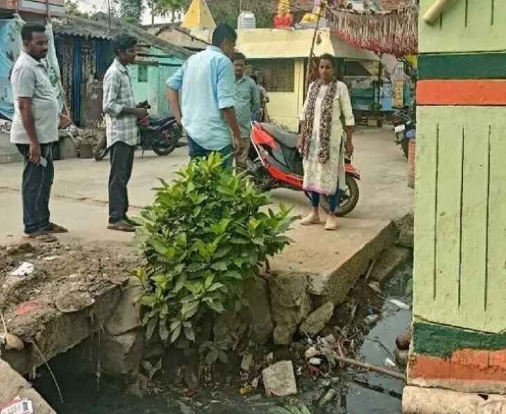 ‘పబ్లిక్ టాయిలెట్స్ బాగుచేసి అందుబాటులోకి తేవాలి’