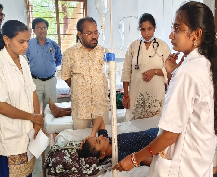 పీహెచ్‌సీని ఆకస్మిక తనిఖీ చేసిన DMHO