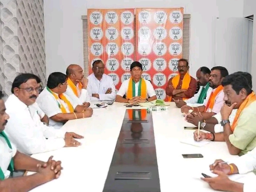 క్షేత్ర స్థాయిలో రైతు సమస్యలపై పోరాడాలి: బస్వా