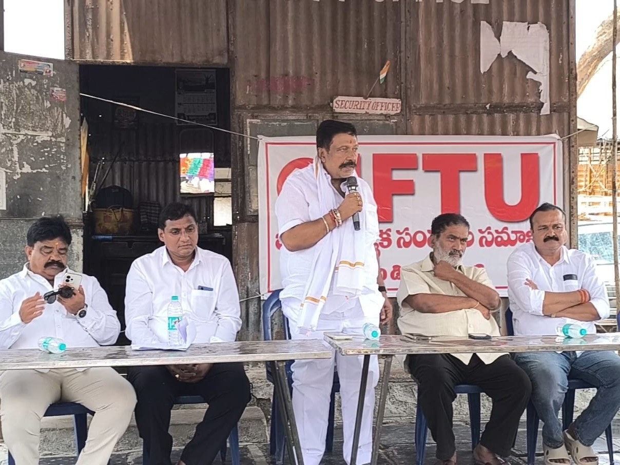 ‘కార్మికుల ఖాతాల్లో రూ.84 లక్షలు జమ’