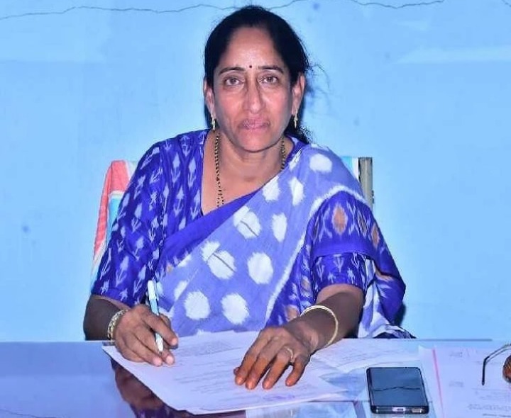 ఏన్కూరు మార్కెట్ కమిటీ కార్యదర్శిగా నిర్మల బాధ్యతలు
