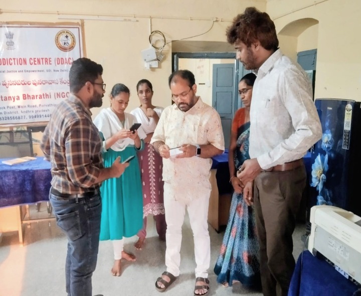 జిల్లా పునరావాస కేంద్రాన్ని సందర్శించిన DMHO