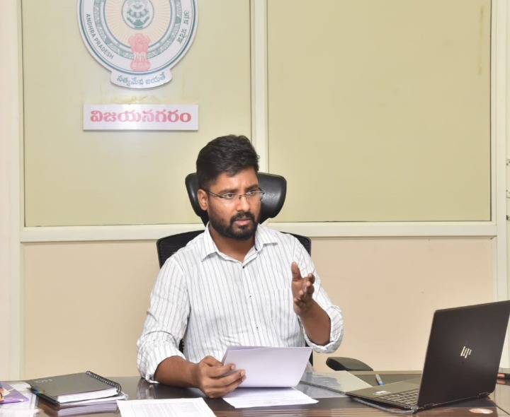‘జిల్లాలో నిరక్షరాస్యులకు శిక్షణ కార్యక్రమం’