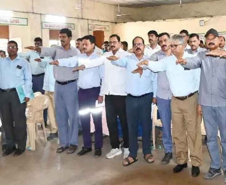 ‘గనిలో ప్రతి ఒక్కరూ పూర్తి పని గంటలు కేటాయించాలి’