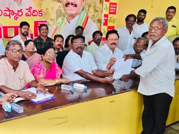 ప్రజా సమస్యల పరిష్కారమే ప్రభుత్వ లక్ష్యం: MLA