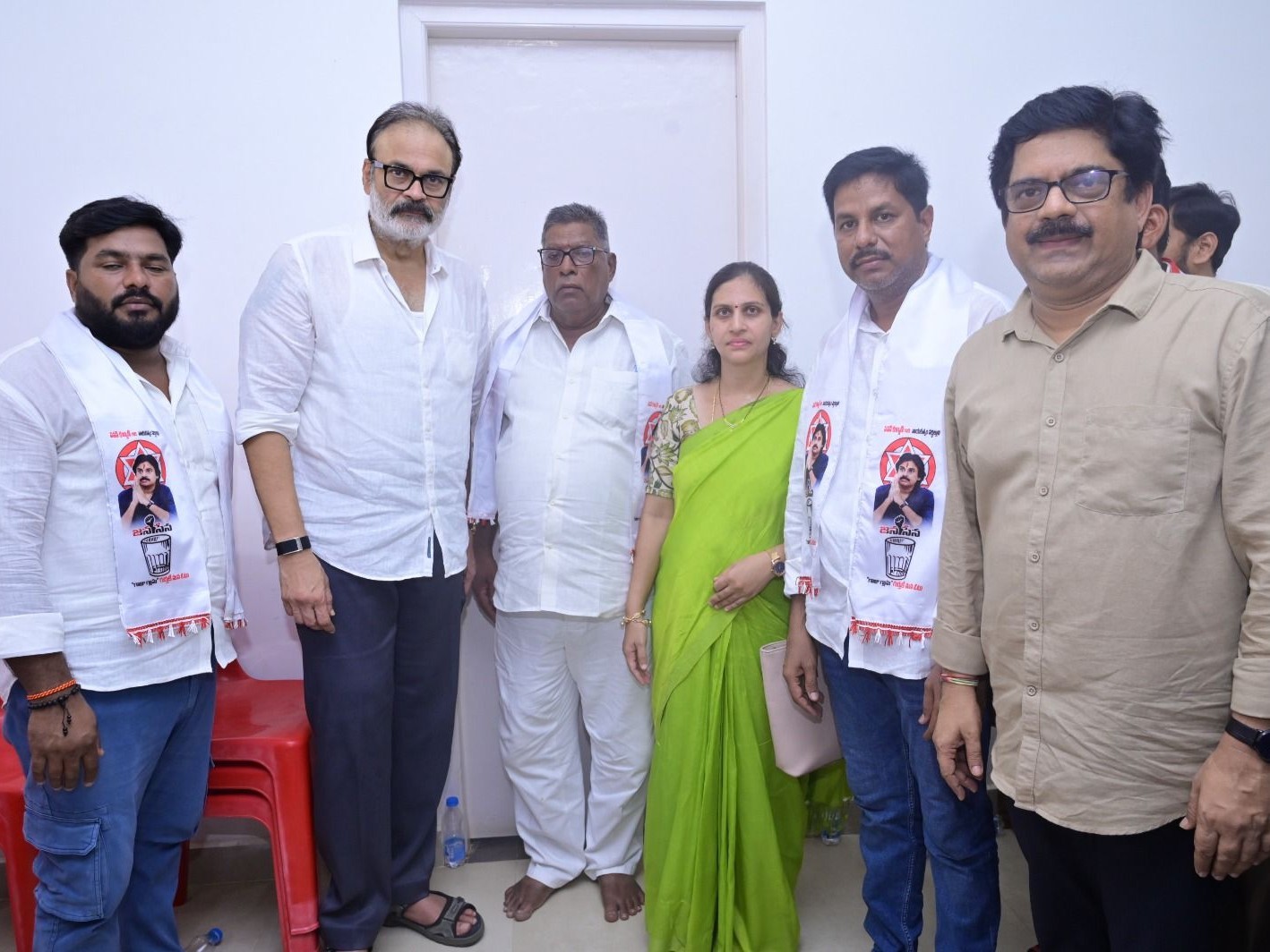 జనసేనలో చేరిన మాజీ సర్పంచ్