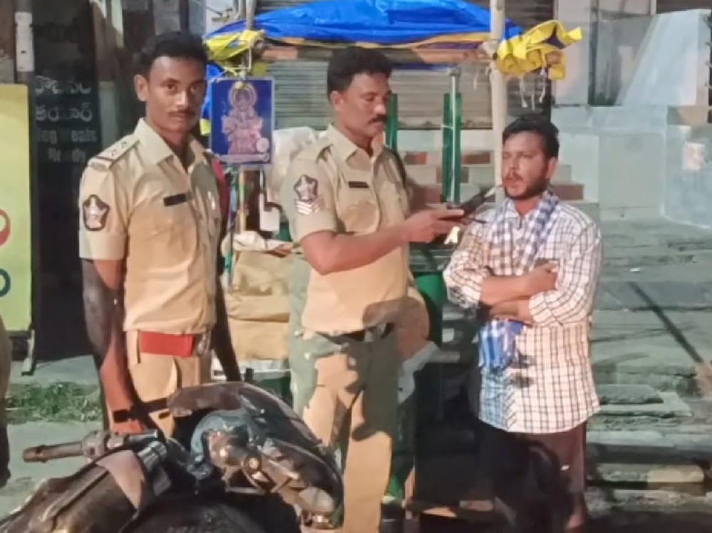 పోలీసుల డ్రంక్ అండ్ డ్రైవ్ తనిఖీలు