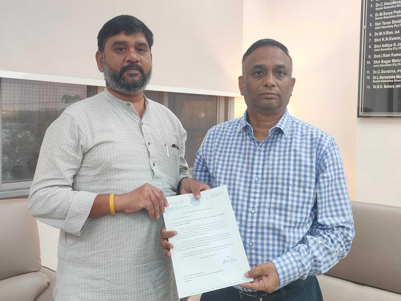 ‘మోడ్రన్ ఫిష్ మార్కెట్ నిర్మాణానికి నిధులు కేటాయించాలి’