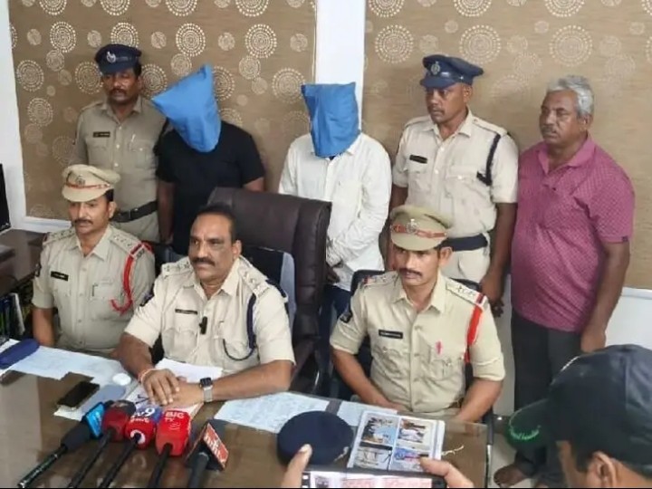 భార్యను పీక పిసికి చంపి.. గుండెపోటుగా చిత్రీకరించి..!