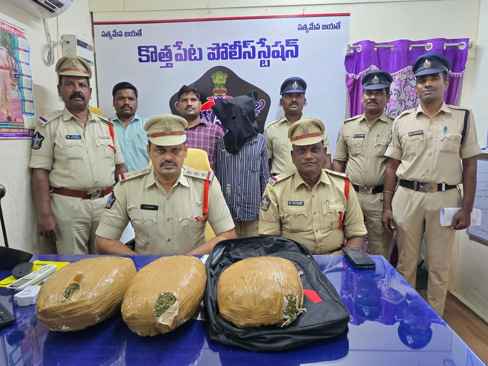 గుంటూరులో ఆరు కిలోల గంజాయి పట్టివేత