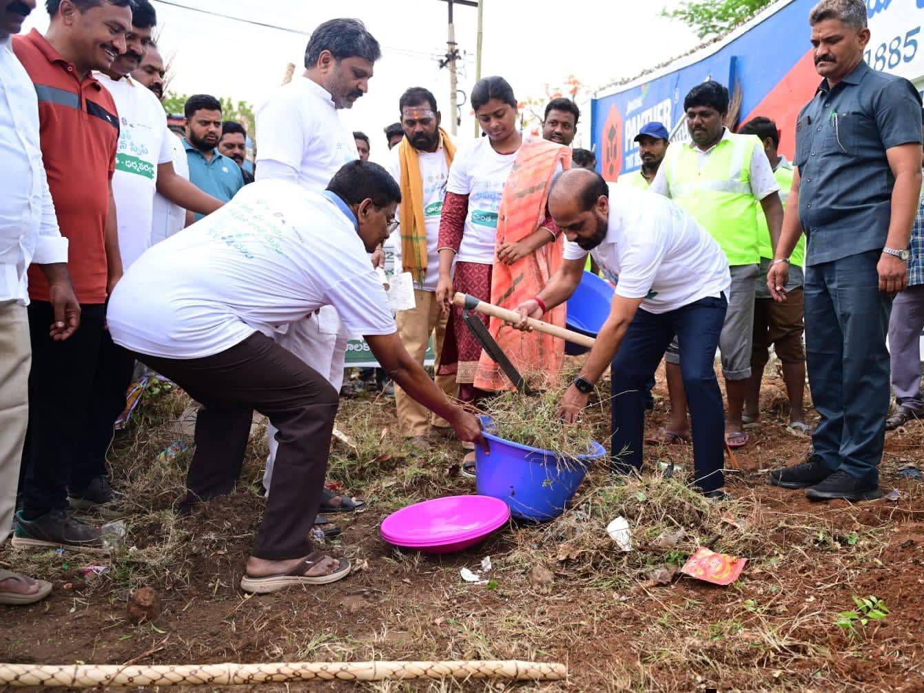 ‘స్వచ్ఛ ధర్మవరం’ ప్రజా ఉద్యమంగా మారాలి: మంత్రి
