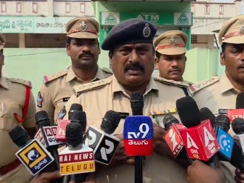 పోలీసుల తనిఖీలు: 83 వాహనాలు సీజ్!