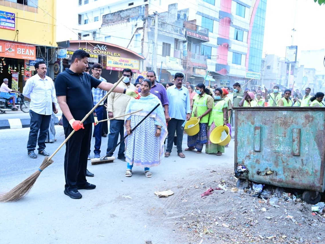 మదనపల్లిలో ‘ఆపరేషన్ క్లీన్ స్వీప్’ ప్రారంభం