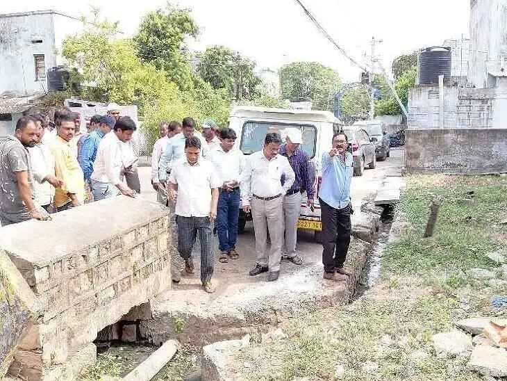 సింగరేణి నివాస గృహాలను పరిశీలించిన అధికారులు