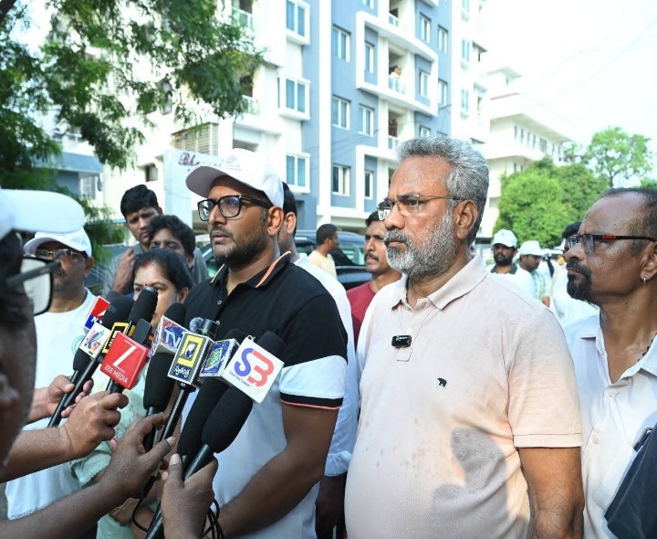 ‘ఆపరేషన్ క్లీన్ స్వీప్’ కార్యక్రమంలో ఎమ్మెల్యే