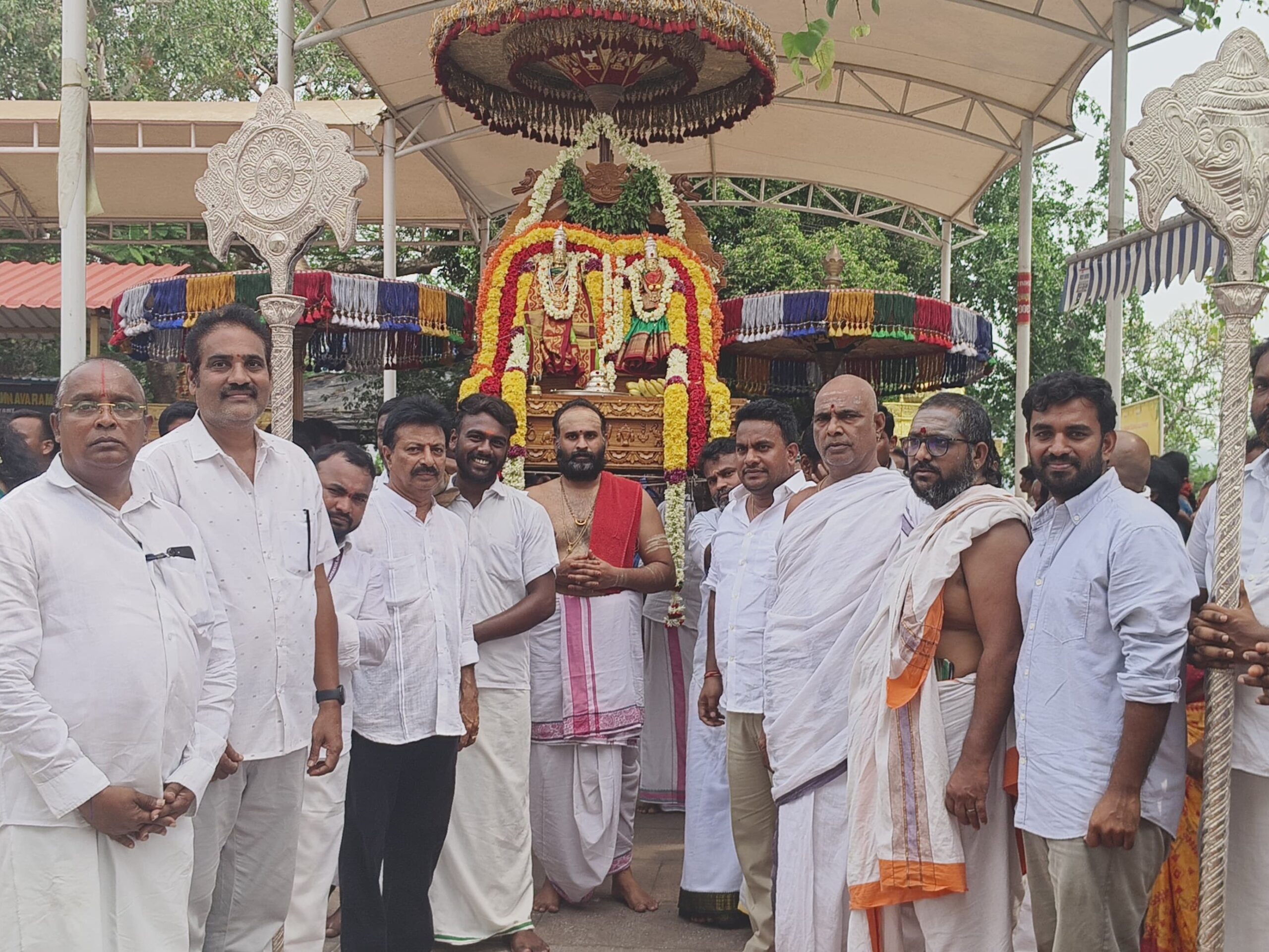 అన్నవరం సత్యదేవుని ఆలయంలో వైభవంగా ప్రాకార సేవ