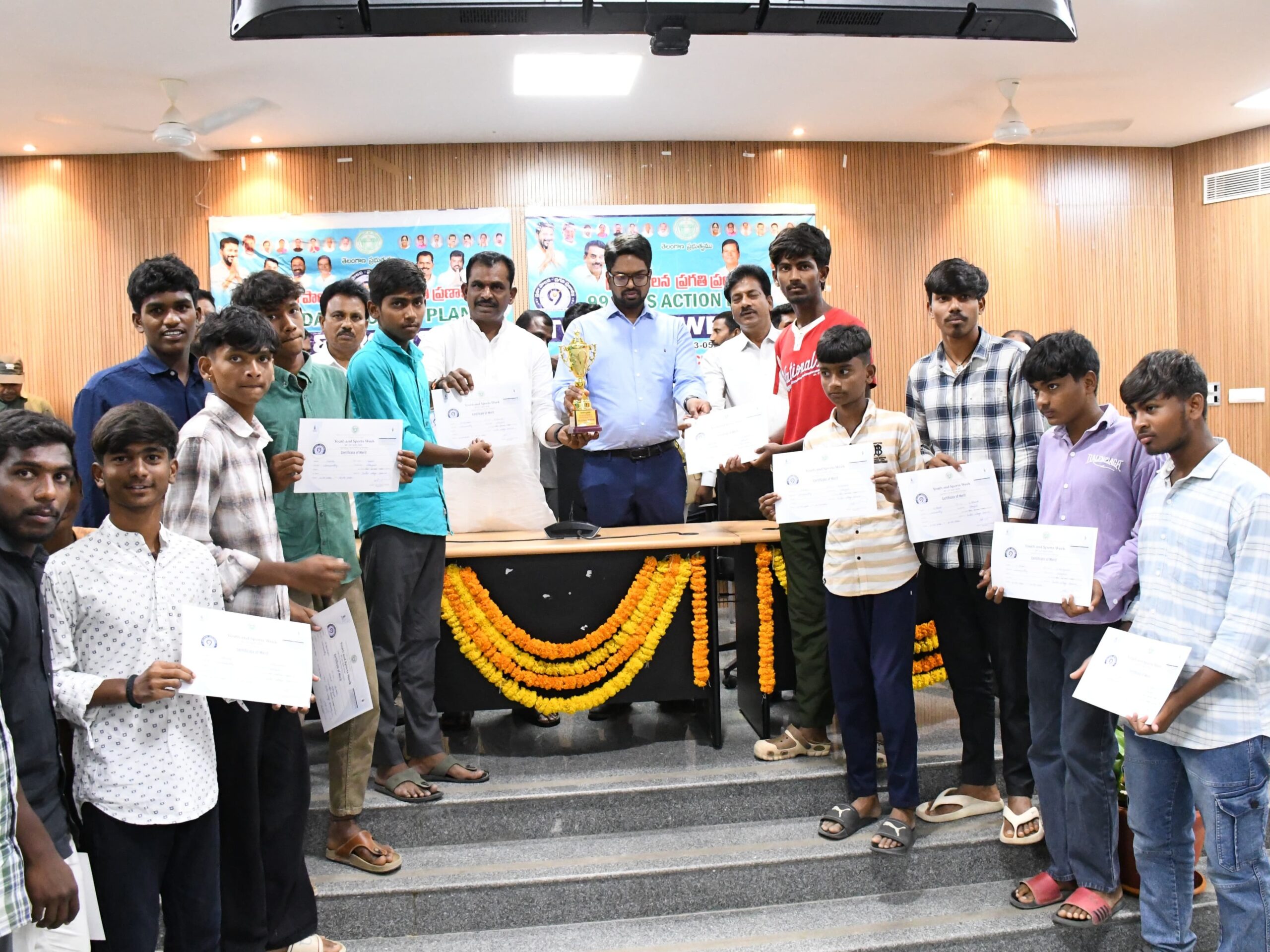 జాబ్ మేళాలో ఉద్యోగాలు సాధించిన వారికి ఆర్డర్లు!